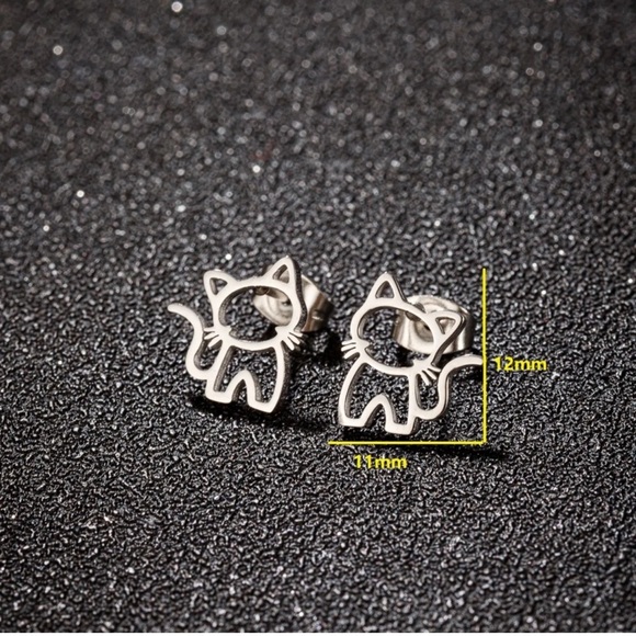 Gold Cat Earrings - Picture 2 of 3